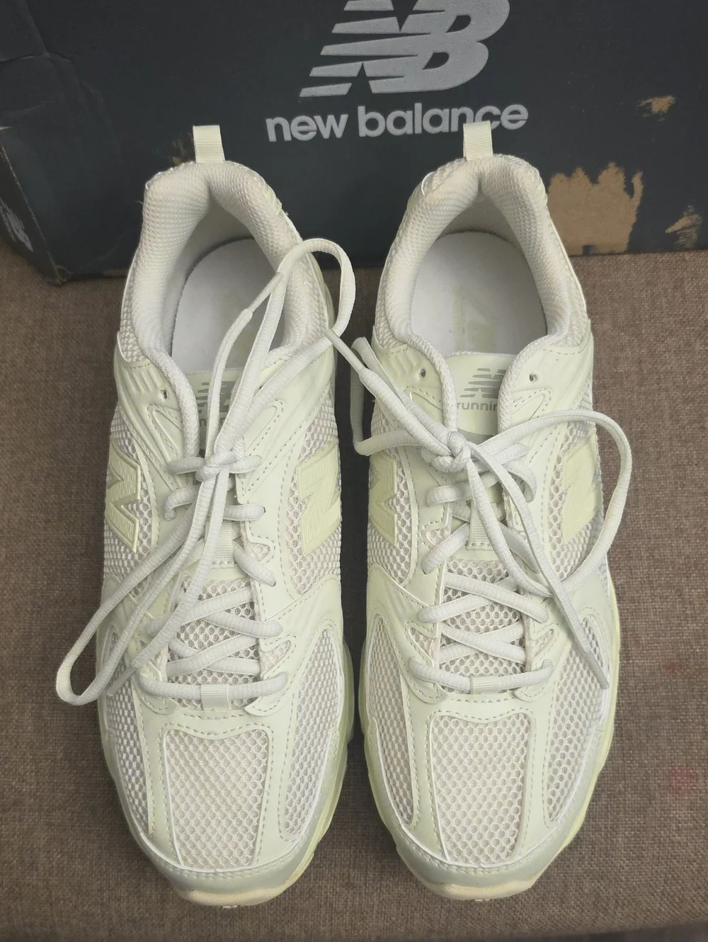 NIB: Unisex New Balance Tennis Shoes